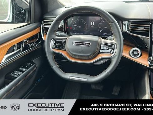 Used 2024 Jeep Grand Wagoneer L Series III image 25
