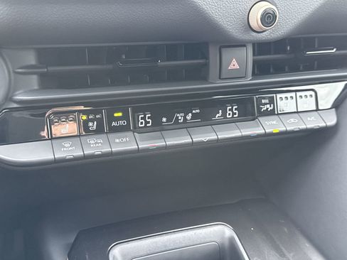 Certified 2025 Toyota Crown Platinum image 16