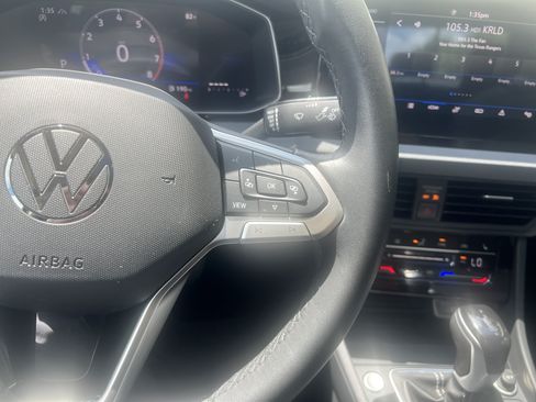 Certified 2026 Volkswagen Jetta SE w/ Black Wheel Package FWD image 17