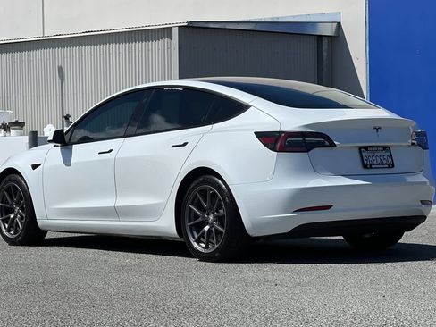 Used 2021 Tesla Model 3 Standard Range Plus RWD image 5
