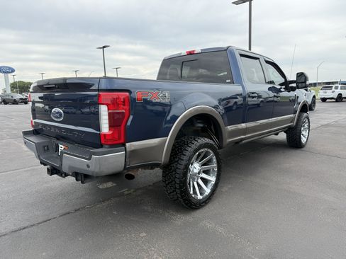 Used 2019 Ford F250 Lariat w/ Lariat Ultimate Package AWD/4WD image 3
