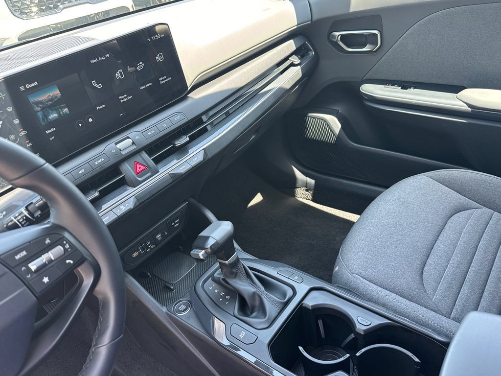 Used 2025 Kia K4 EX FWD image 27