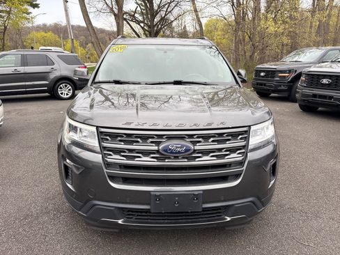 Used 2018 Ford Explorer XLT w/ Equipment Group 202A image 2