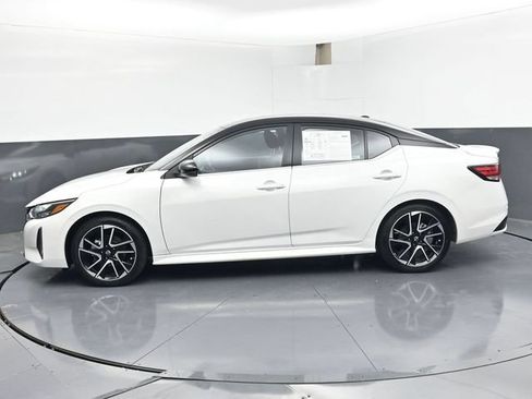 Used 2025 Nissan Sentra SR FWD image 4