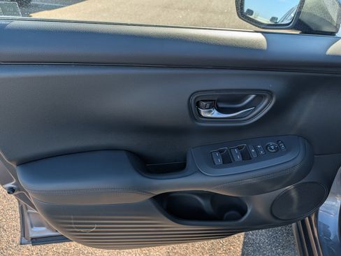 Used 2025 Honda HR-V LX image 22