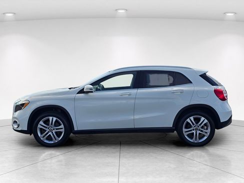 Used 2019 Mercedes-Benz GLA 250 4MATIC image 3