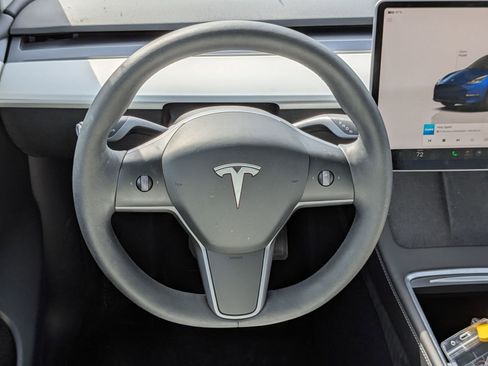 Used 2023 Tesla Model Y Long Range AWD/4WD image 30