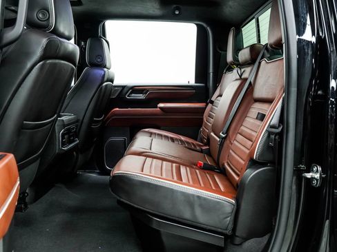 Used 2024 GMC Sierra 3500 Denali Ultimate image 15