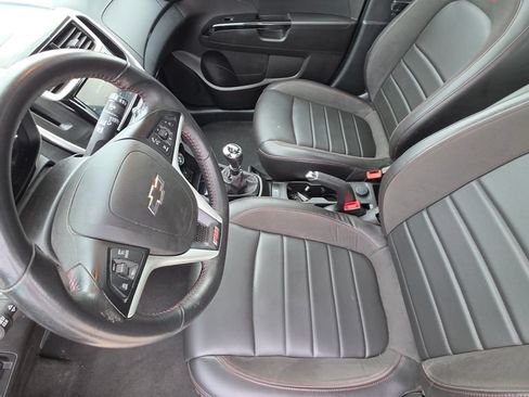 Used 2018 Chevrolet Sonic Premier FWD image 12