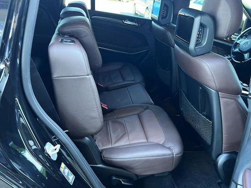 Used 2014 Mercedes-Benz GL 450 4MATIC w/ Appearance Package image 32