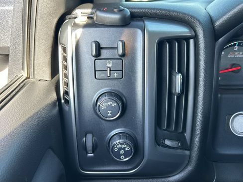 Used 2018 Chevrolet Silverado 1500 LT w/ All Star Edition AWD/4WD image 18