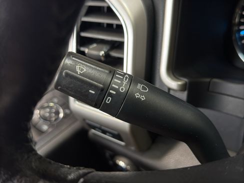 Used 2019 Ford F150 Lariat w/ Equipment Group 502A Luxury AWD/4WD image 25