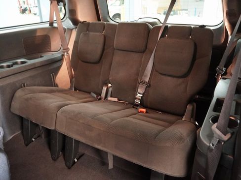 Used 2017 Dodge Grand Caravan SE image 23