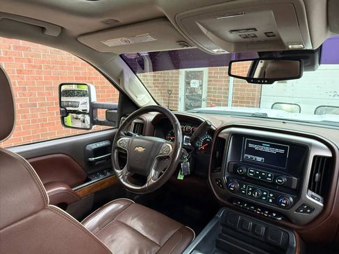 Used 2016 Chevrolet Silverado 2500 High Country w/ Duramax Plus Package AWD/4WD image 21