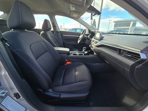 Used 2023 Nissan Altima 2.5 SV image 12