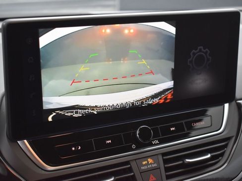 New 2025 Nissan Altima 2.5 SR image 31