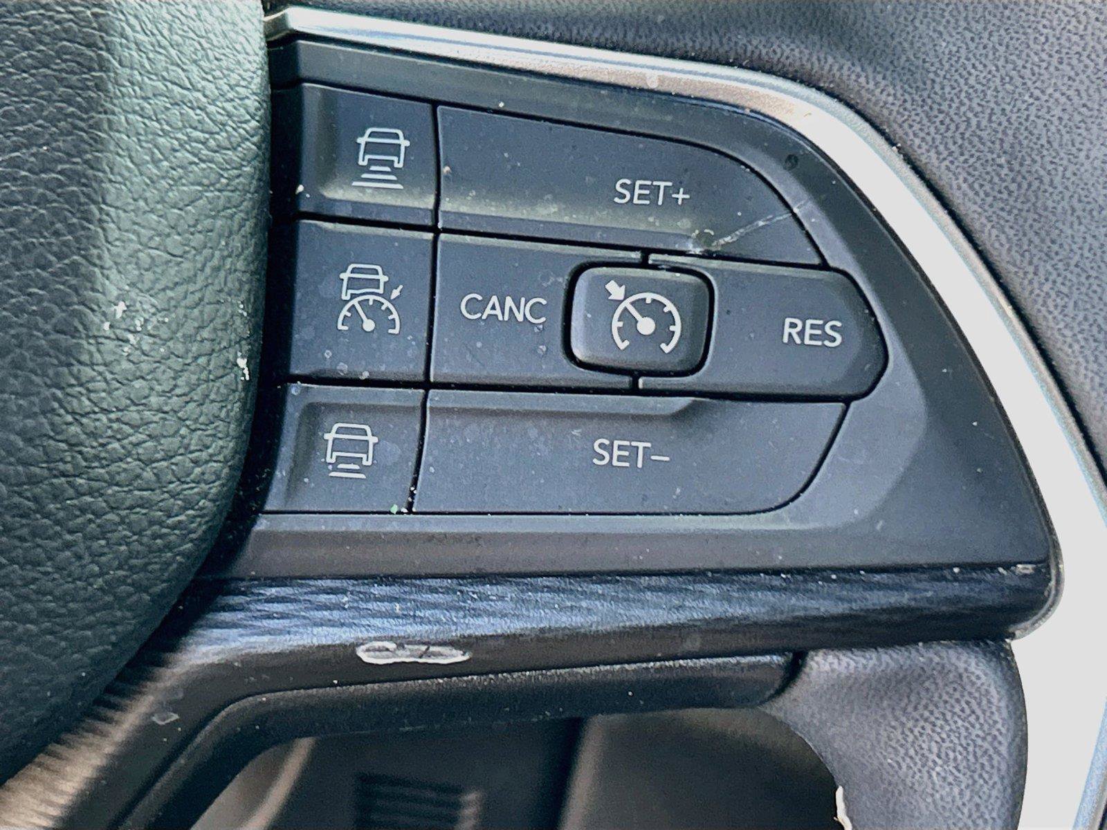 Used 2024 Jeep Grand Cherokee L Altitude AWD/4WD image 39