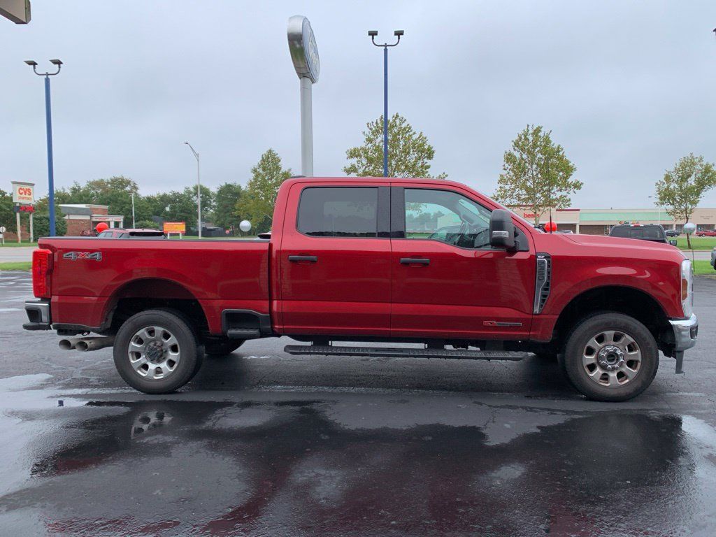 Used 2024 Ford F350 XLT AWD/4WD image 2