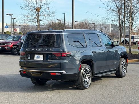 Used 2024 Jeep Wagoneer 4WD w/ Premium Group I image 7