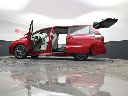 New 2026 Honda Odyssey Touring image 39