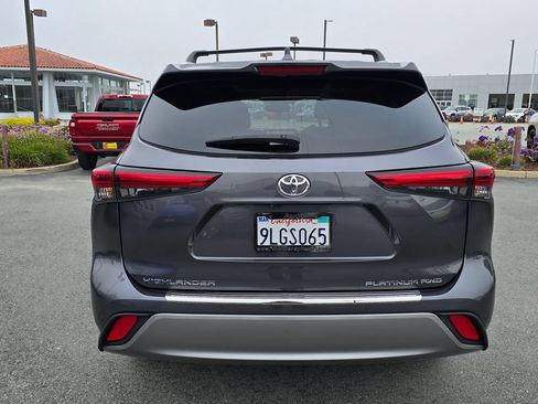 Used 2023 Toyota Highlander Platinum AWD/4WD image 35