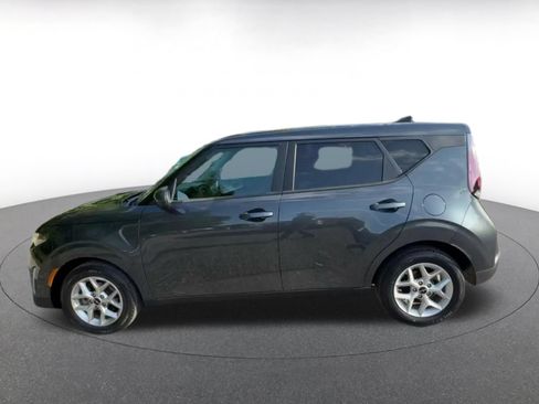 Used 2025 Kia Soul LX w/ LX Technology Package FWD image 8