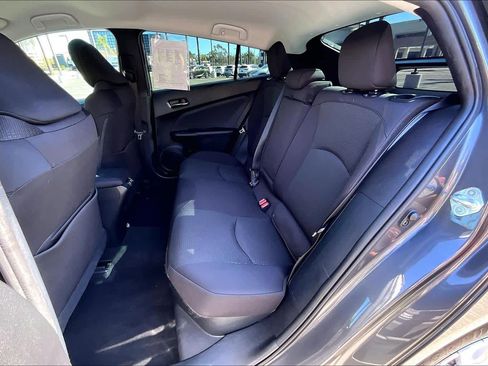 Used 2022 Toyota Prius LE image 18