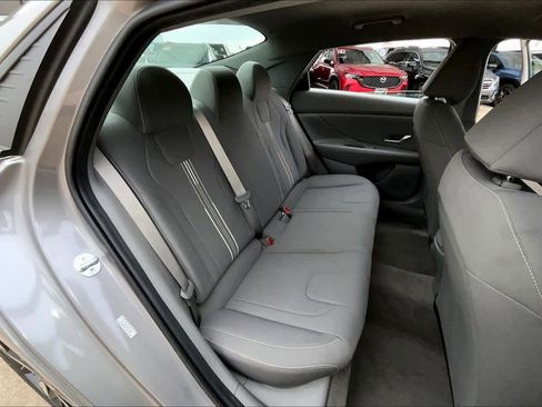 Used 2023 Hyundai Elantra SEL w/ Convenience Package FWD image 19