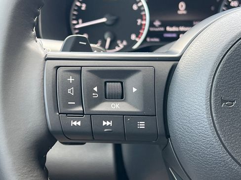 New 2025 Nissan Pathfinder SV image 28