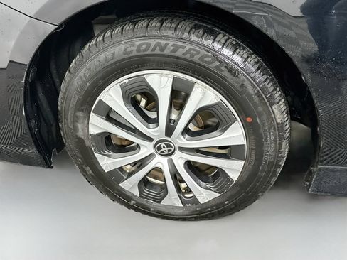 Used 2022 Toyota Prius Prime LE FWD image 31