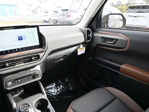 New 2025 Ford Bronco Sport Outer Banks w/ Outer Banks Tech Package+ image 33