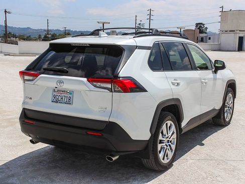 Used 2023 Toyota RAV4 XLE Premium AWD/4WD image 6