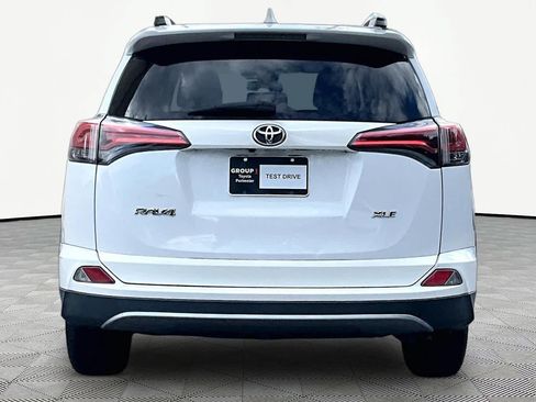 Used 2017 Toyota RAV4 XLE FWD image 5