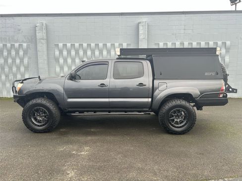 Used 2009 Toyota Tacoma 4x4 Double Cab image 4