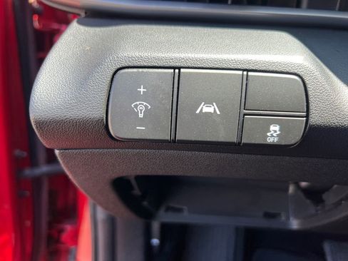 Used 2023 Hyundai Elantra Limited w/ Preferred Accessory Package FWD image 27
