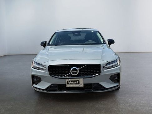 Used 2024 Volvo S60 B5 Plus FWD image 8