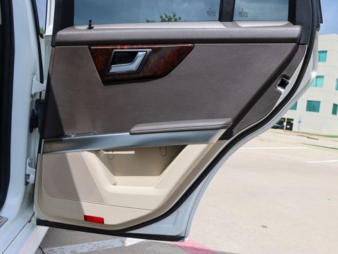 Used 2013 Mercedes-Benz GLK 350 2WD image 11