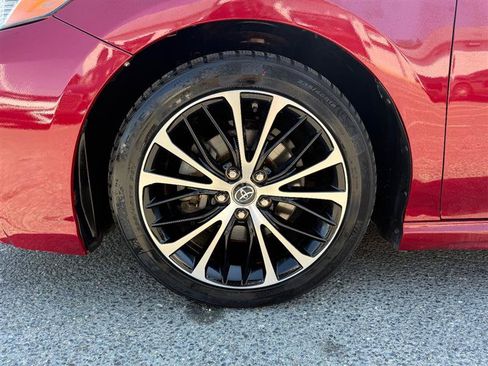 Used 2018 Toyota Camry SE FWD image 10