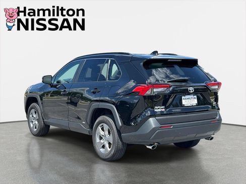 Used 2025 Toyota RAV4 XLE AWD/4WD image 4