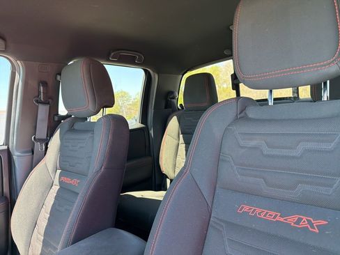 Used 2023 Nissan Frontier PRO-4X w/ Pro Convenience Package image 9