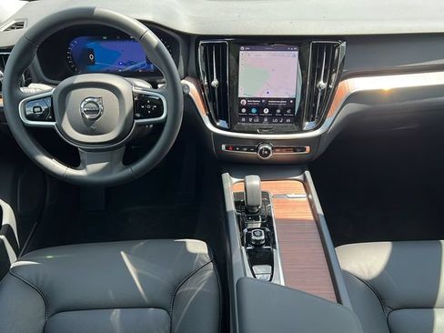 New 2026 Volvo V60 B5 Cross Country Plus w/ Protection Package Premier AWD/4WD image 10