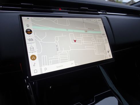 Certified 2025 Land Rover Range Rover Sport Dynamic SE image 3