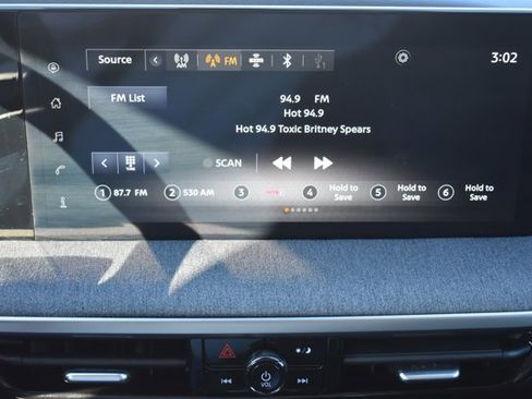 Used 2025 Nissan Kicks SV image 22