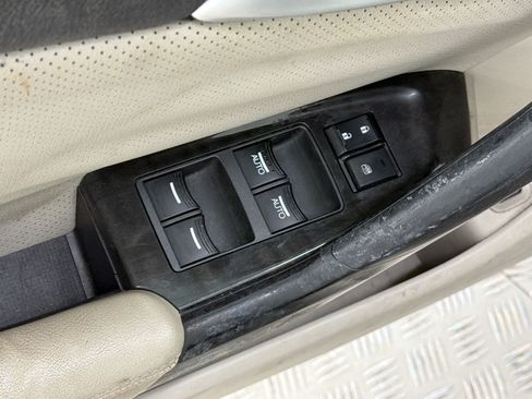 Used 2011 Acura TSX Sedan FWD image 23