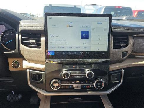 Used 2024 Ford Expedition Limited AWD/4WD image 7