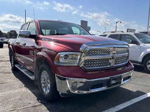 Used 2014 RAM 1500 Laramie w/ Convenience Group AWD/4WD image 3