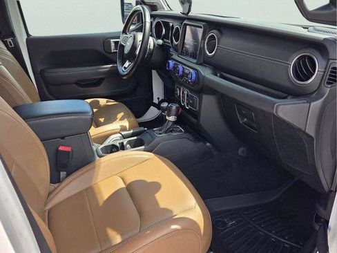 Used 2020 Jeep Wrangler Unlimited Sahara AWD/4WD image 19