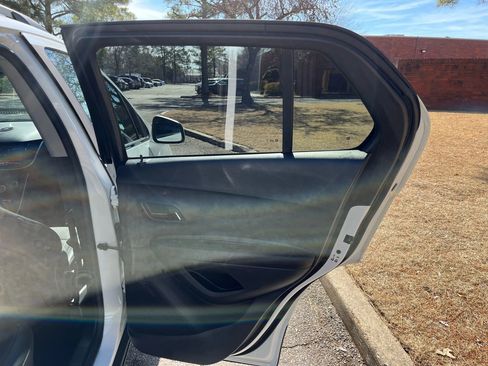 Used 2019 Chevrolet Trax LT w/ LT Convenience Package image 22