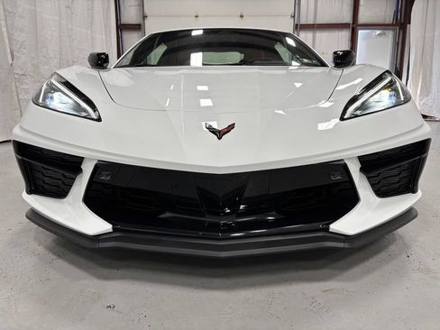 Used 2024 Chevrolet Corvette Stingray Preferred Cpe w/ Z51 Performance Package RWD image 9