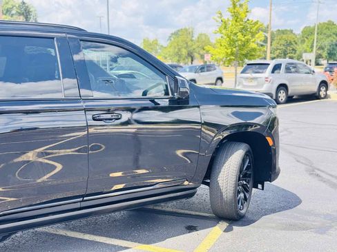 Used 2023 Cadillac Escalade Sport w/ LPO, ONYX Package AWD/4WD image 3